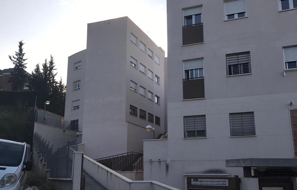 Imagen del bloque de VPO en alquiler en la zona de Añoreta. 