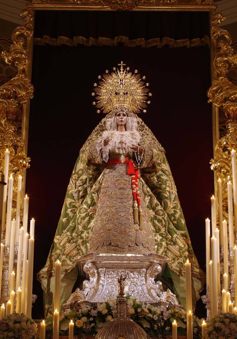 Virgen de la Esperanza Coronada