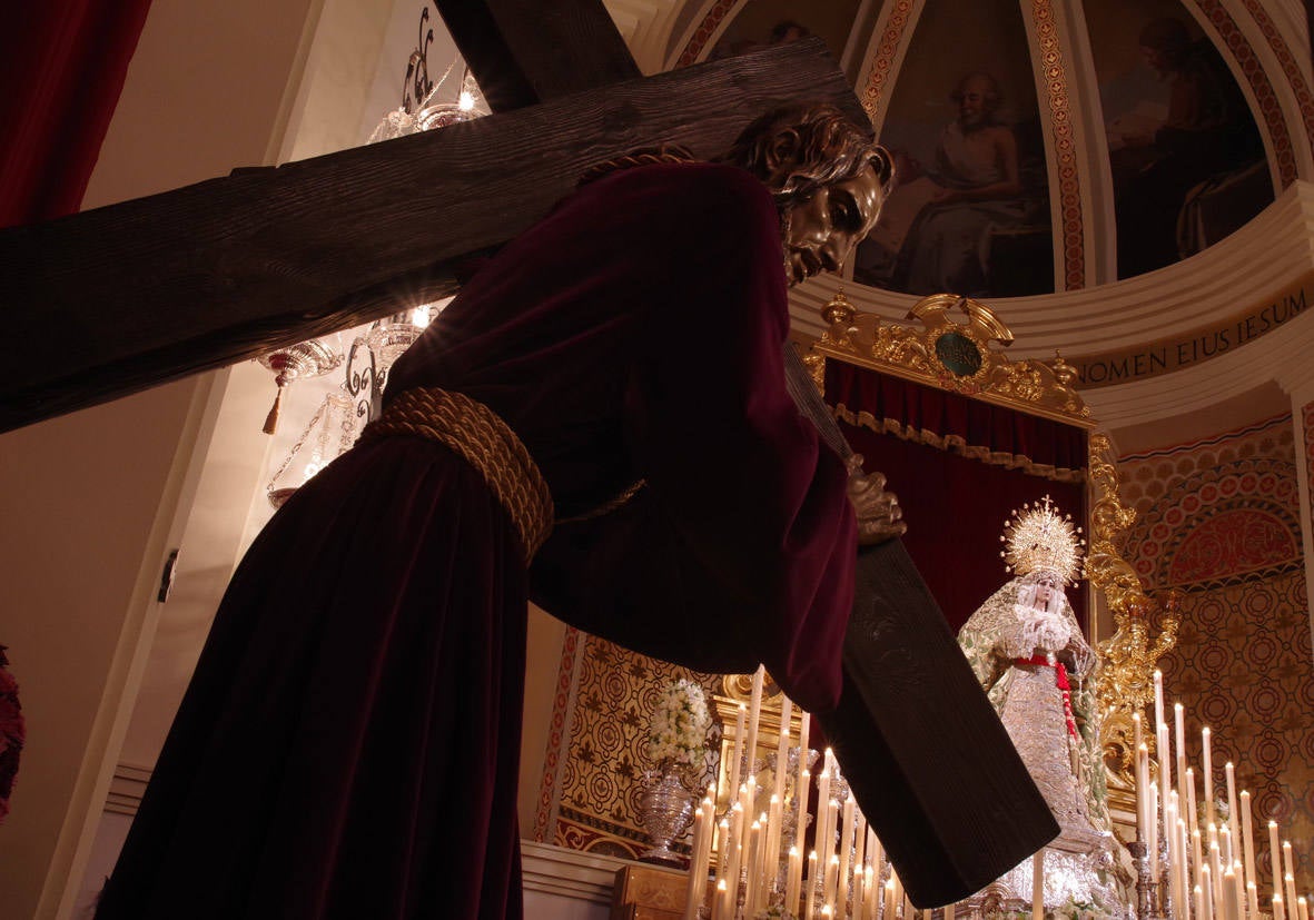 Virgen de la Esperanza Coronada y Jesús Nazareno del Paso