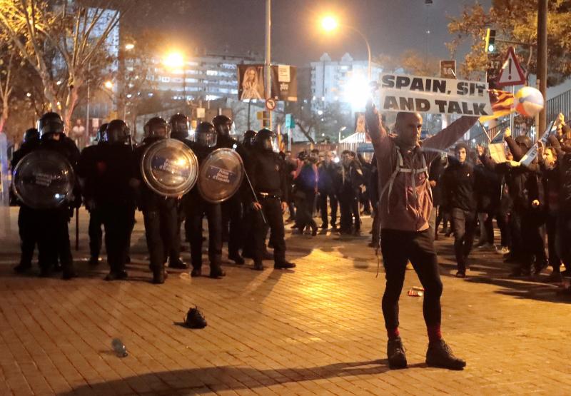 Fotos: La protestas en la preia del clásico, en imágenes