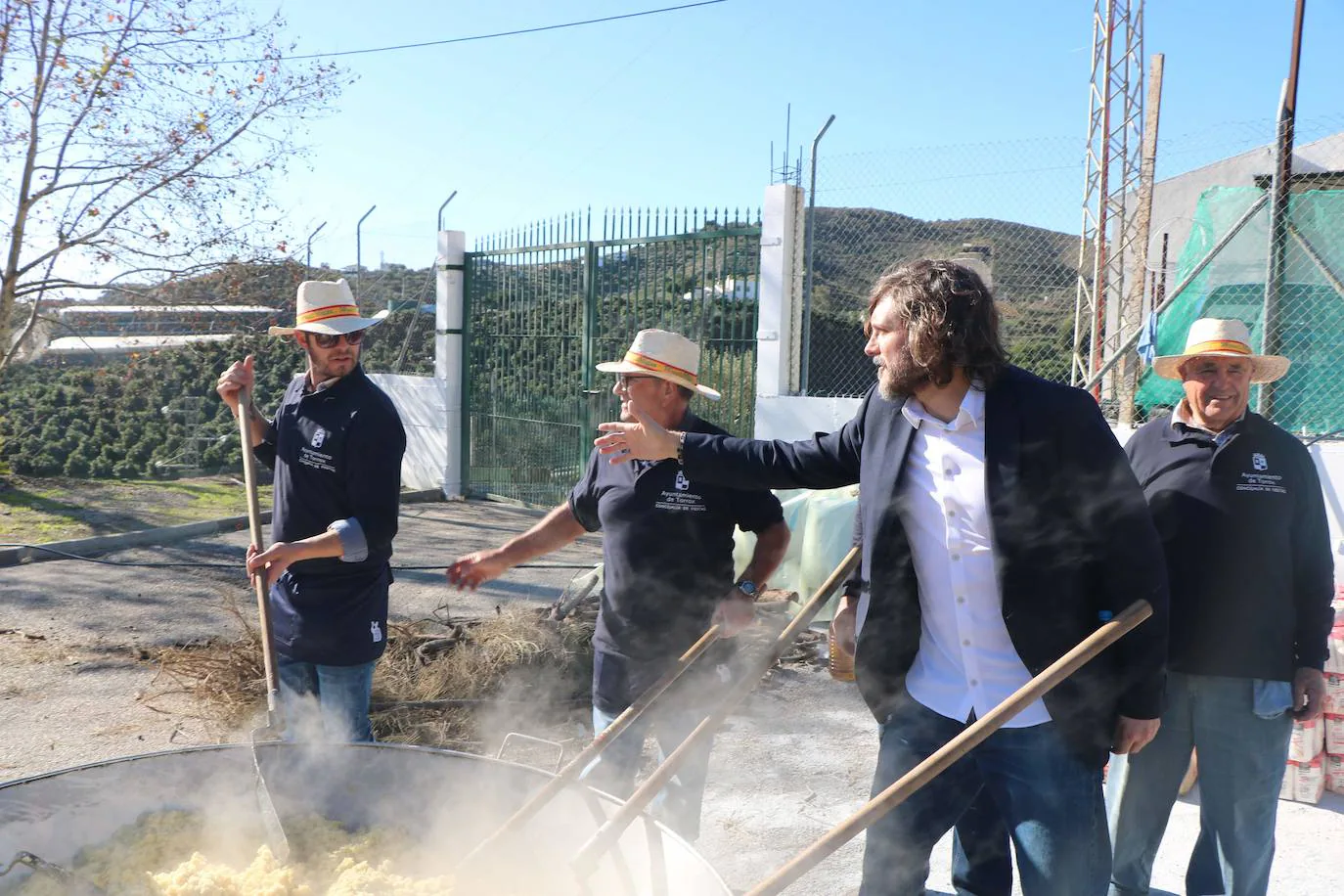 Gran ambiente en la fiesta de las Migas de Torrox 