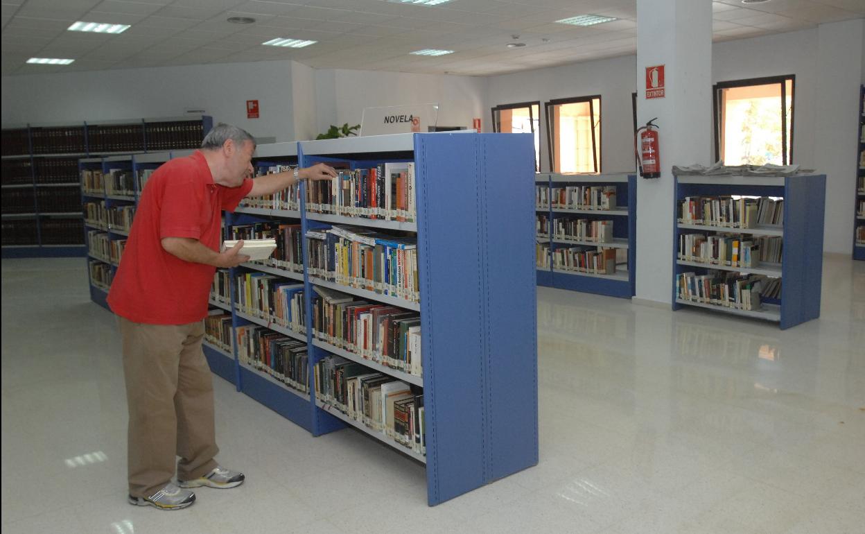 La biblioteca Camilo José Cela lleva más de cuatro años cerrada.