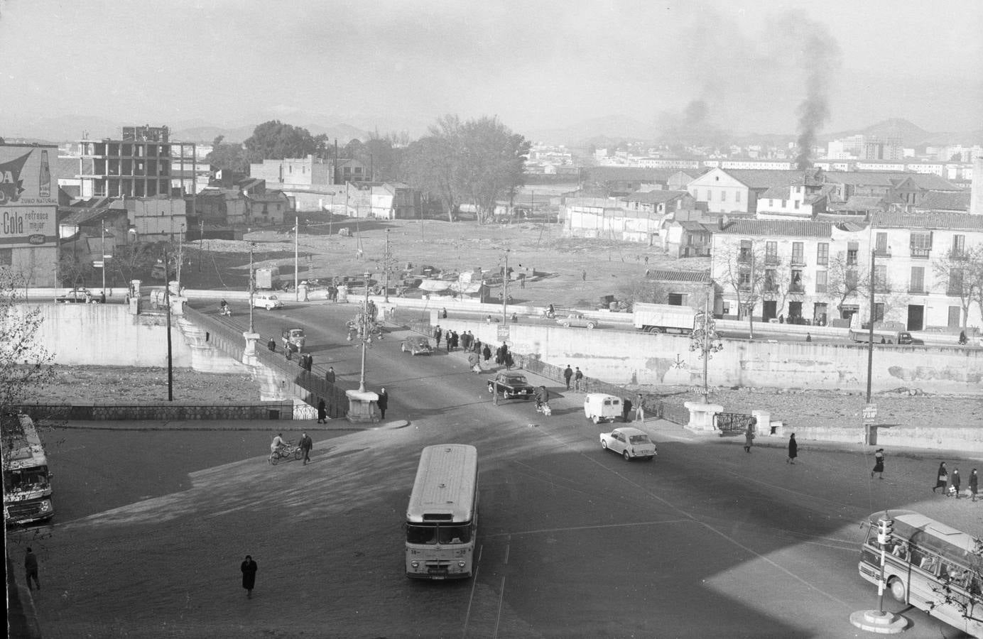 Puente de Tetuán y explanada de la prolongación de la Alameda . Enero, 1965.