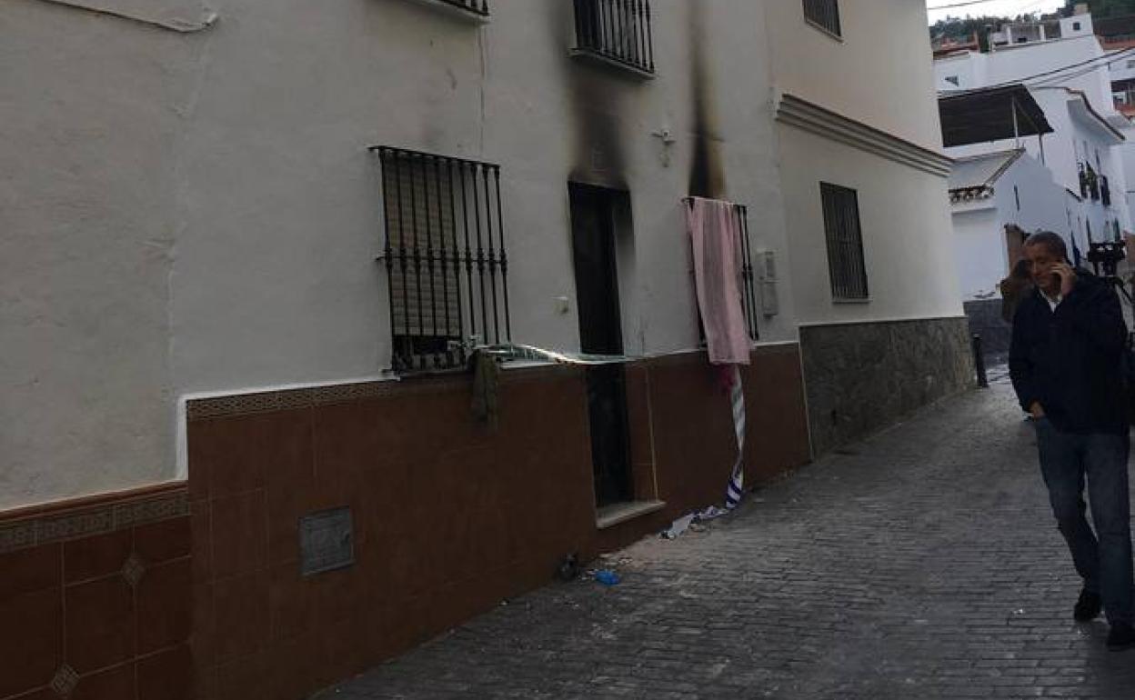 Casa afectada por el incendio en calle Moral de Cártama. 