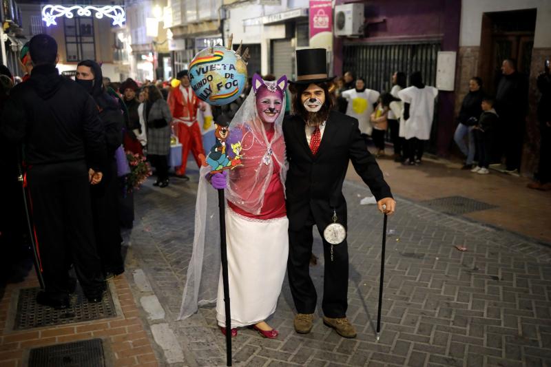 La localidad malagueña recibe 2020 con su original celebración