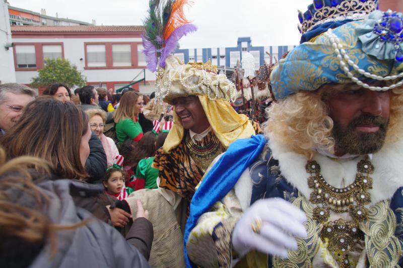 Los Reyes han paseado en camello por el barrio. 