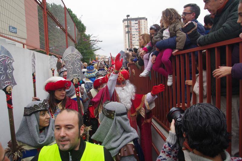 Los Reyes han paseado en camello por el barrio. 