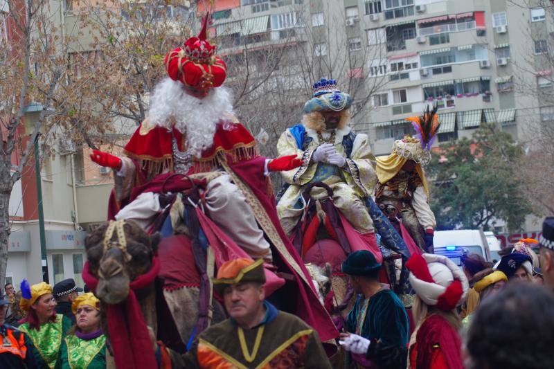 Los Reyes han paseado en camello por el barrio. 