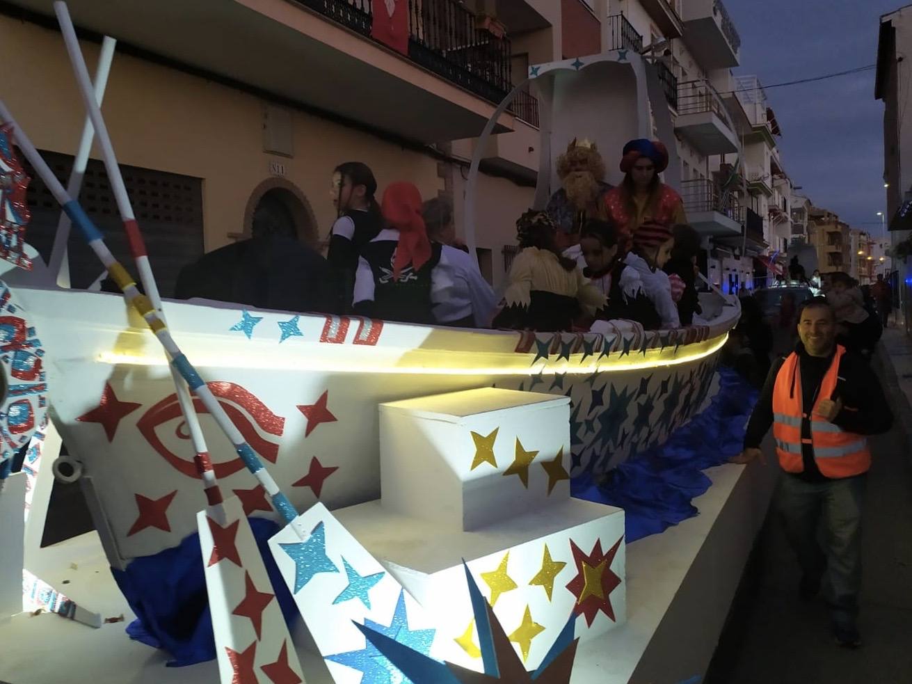 Cabalgata en Caleta de Vélez.