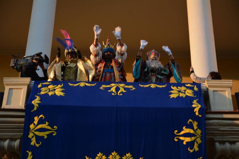 Asistentes a la Cabalgata de Reyes Magos de este año en Málaga capital. 