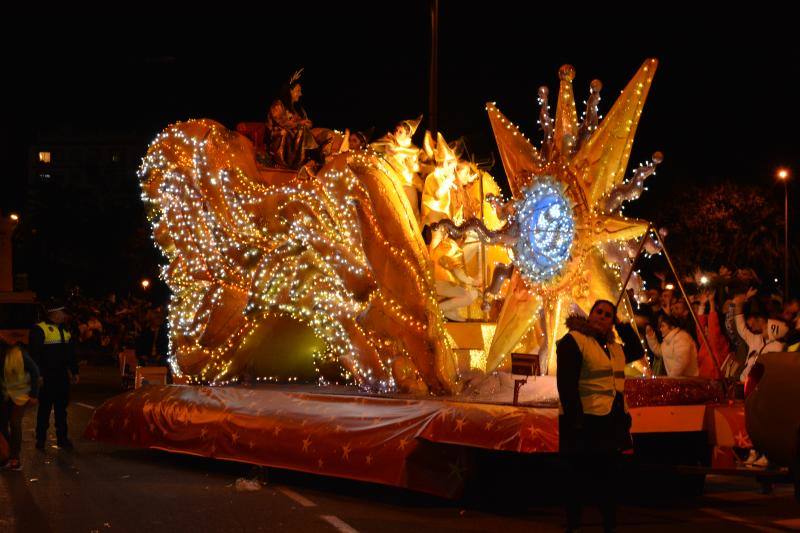 Asistentes a la Cabalgata de Reyes Magos de este año en Málaga capital. 