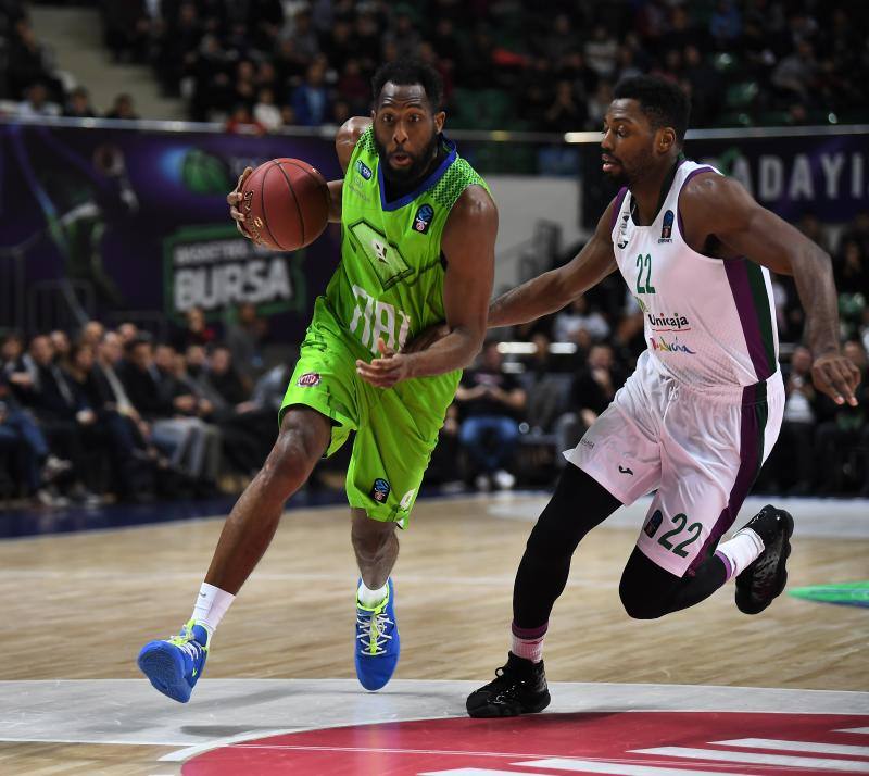 El equipo de Luis Casimiro cae derrotado en su visita al Tofas. 