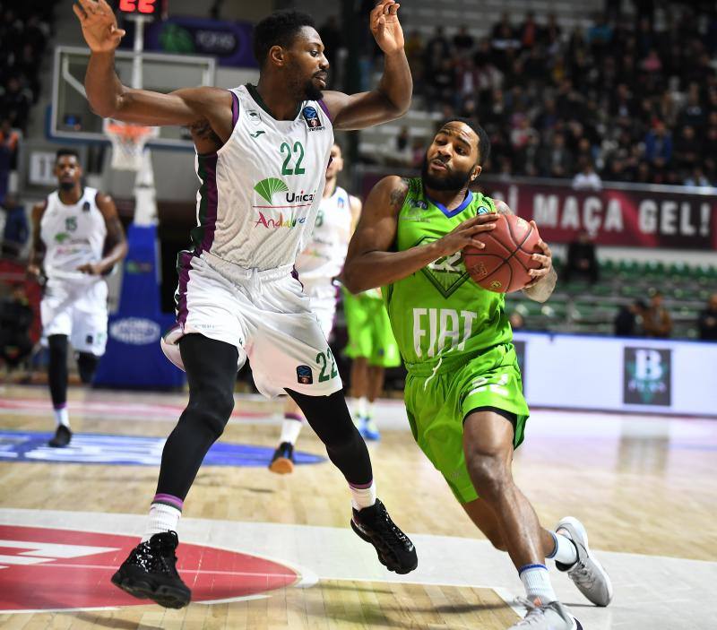 El equipo de Luis Casimiro cae derrotado en su visita al Tofas. 