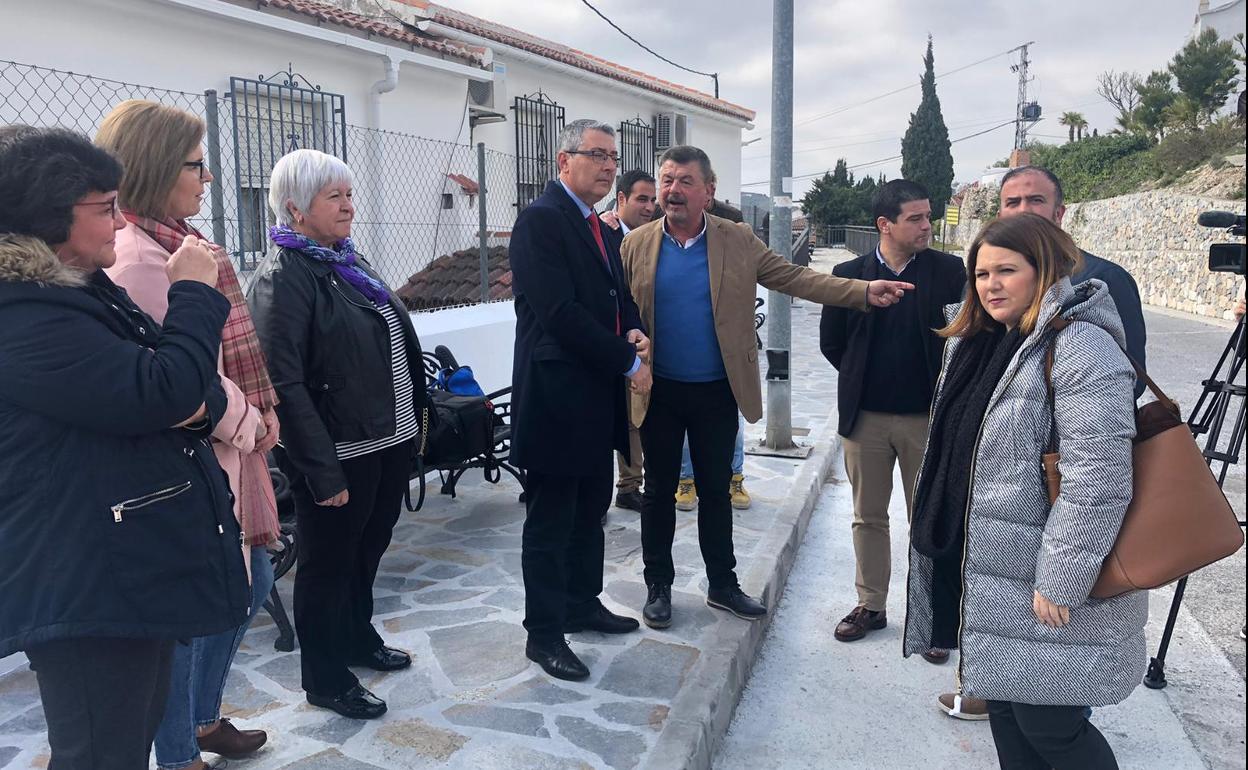 Jorge Martín y Francisco Salado han visitado hoy el albergue. 