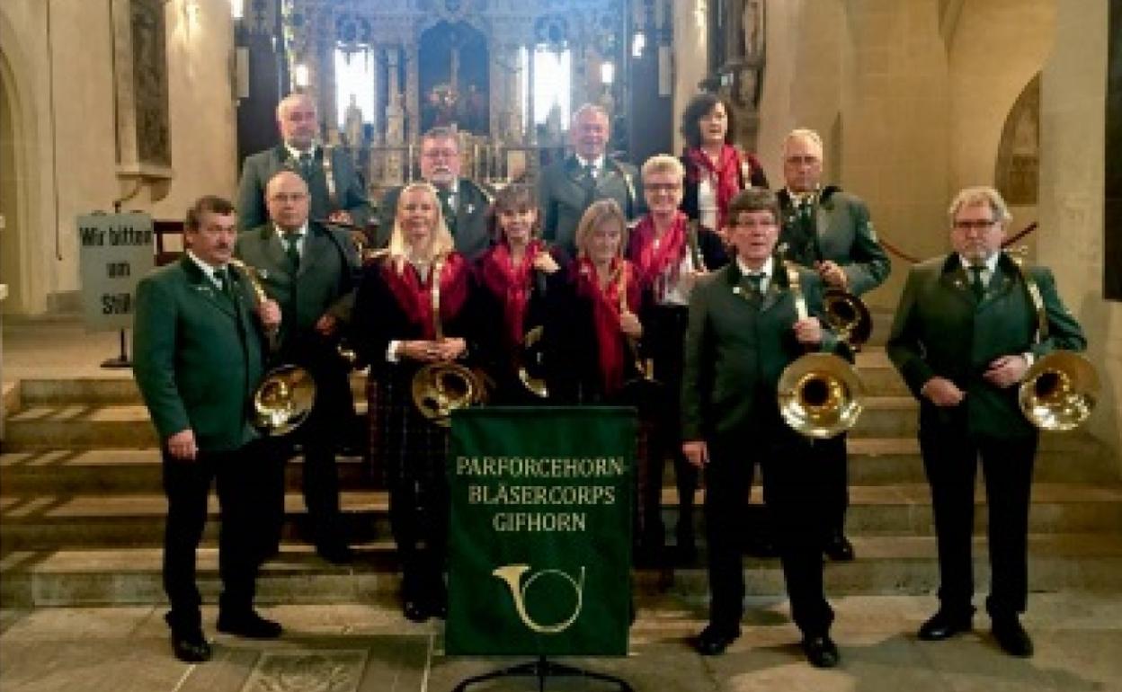 Foto de familia del conjunto musical. 