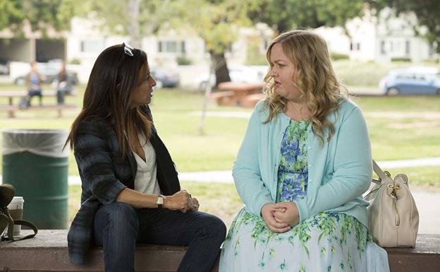 Pamela Adlon y Sarah Baker, en 'Better Things'. 