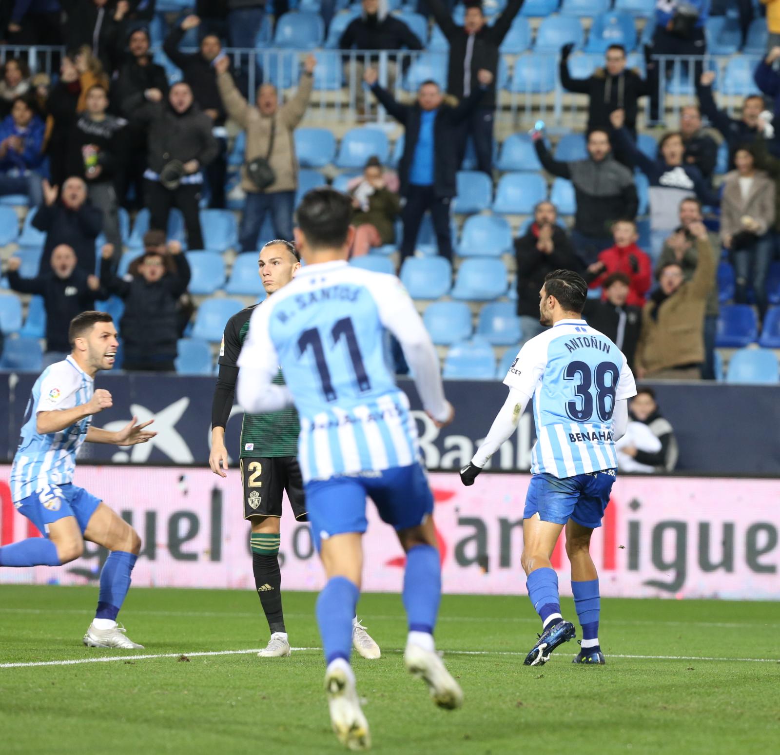 El nuevo entrenador, Sergio Pellicer, debutaba en La Rosaleda