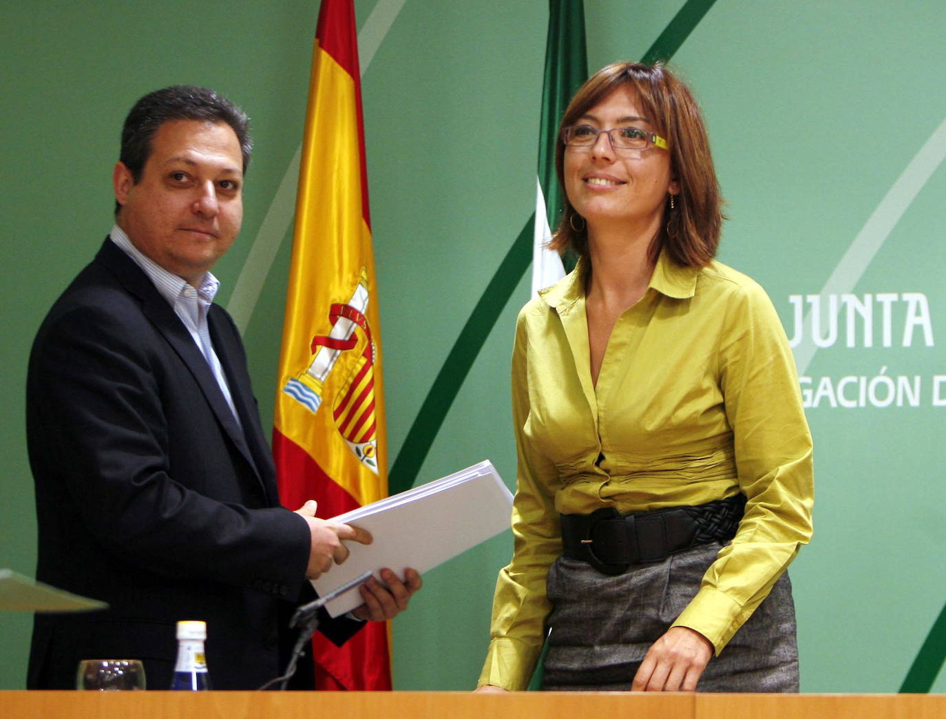 María Gámez ha ocupado varios cargos en Málaga desde que en 2004 fue nombrada delegada provincial de la Consejería de Innovación, Ciencia y Empresa. En la actualidad es subdelegada del Gobierno en Málaga 