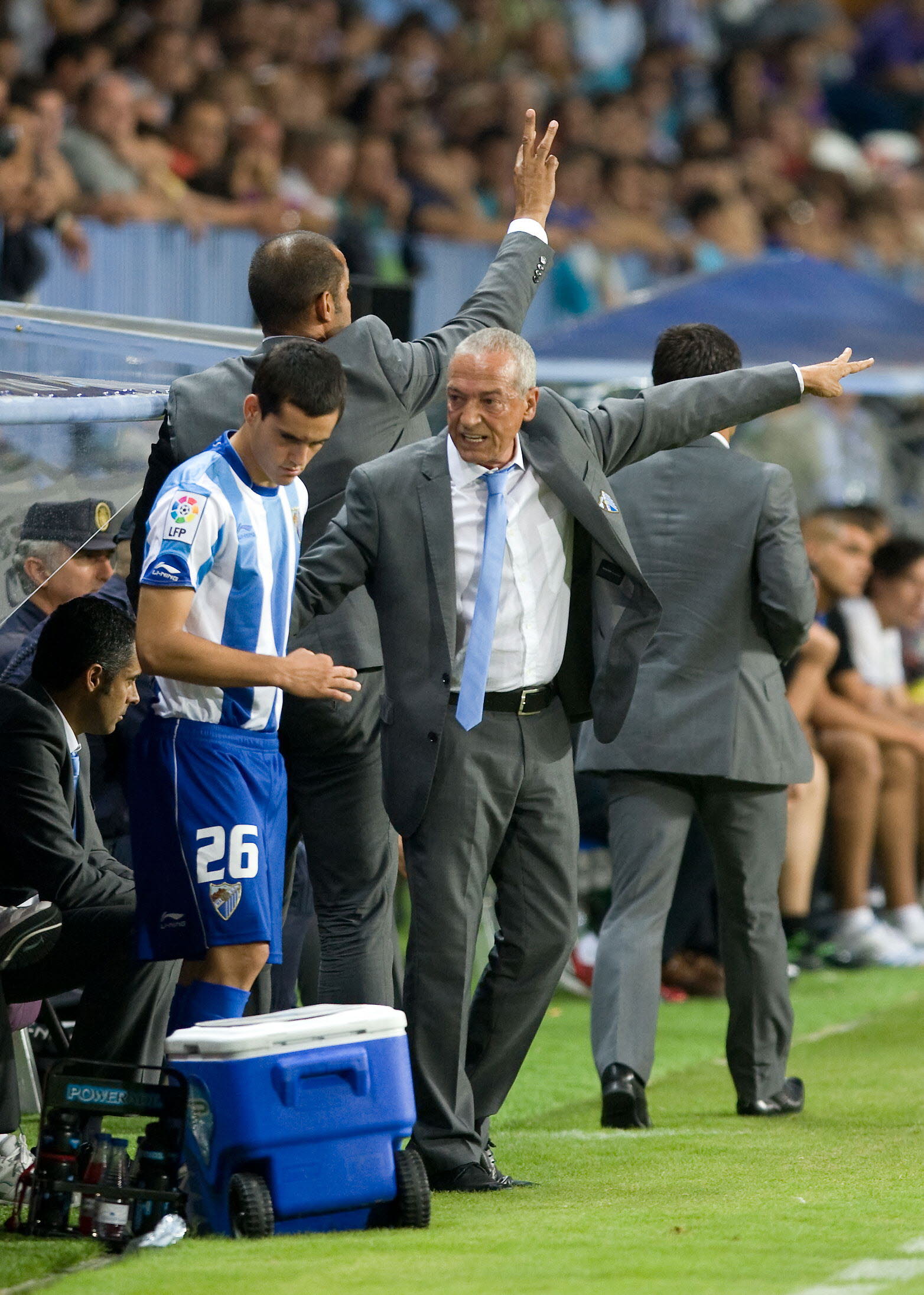 Repasamos los últimos diez años de Juanmi en imágenes. El malagueño es el segundo jugador más joven de la historia del club blanquiazul en debutar en Liga y Copa, sólo por detrás de Fabrice Olinga.