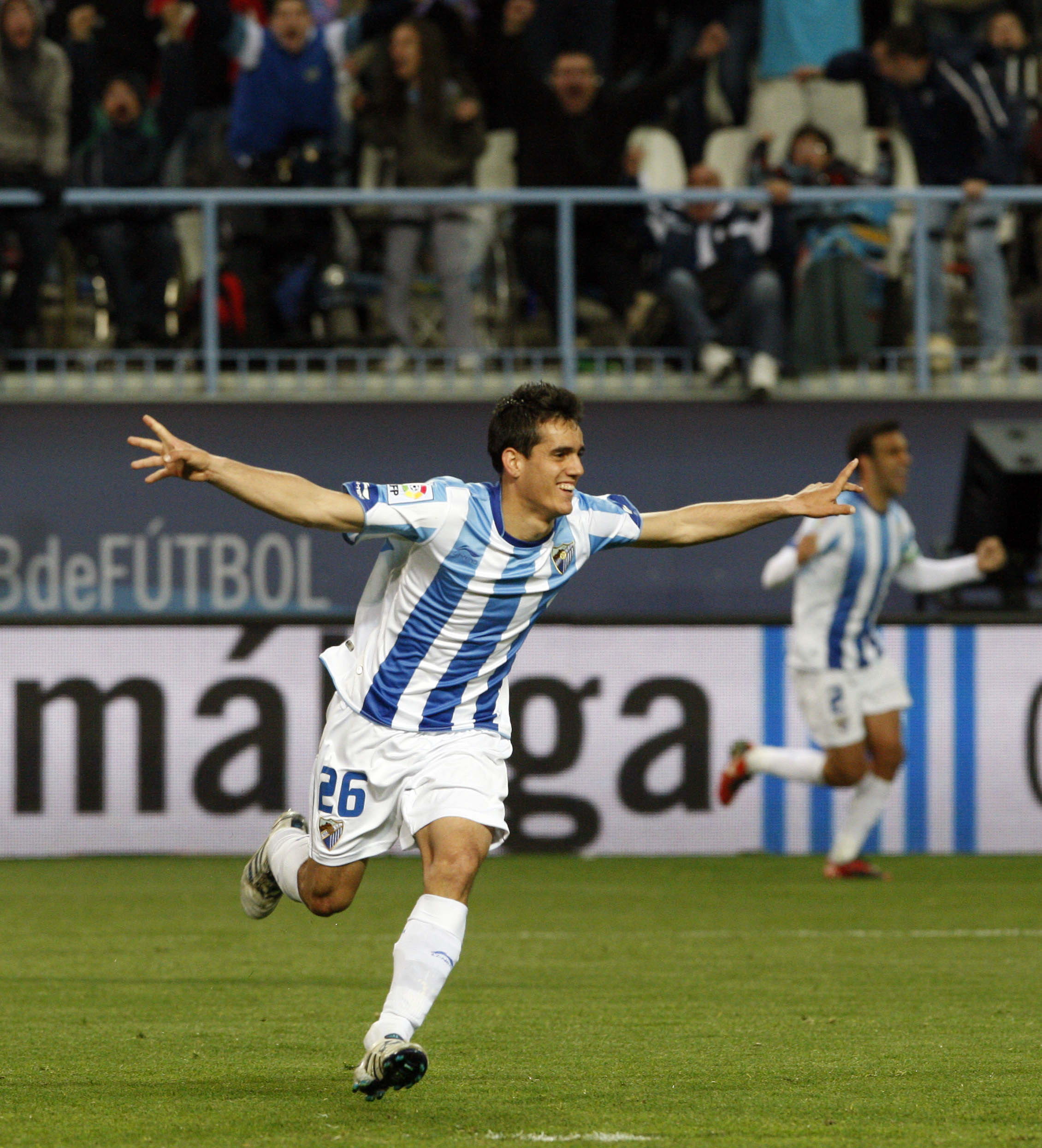 Repasamos los últimos diez años de Juanmi en imágenes. El malagueño es el segundo jugador más joven de la historia del club blanquiazul en debutar en Liga y Copa, sólo por detrás de Fabrice Olinga.