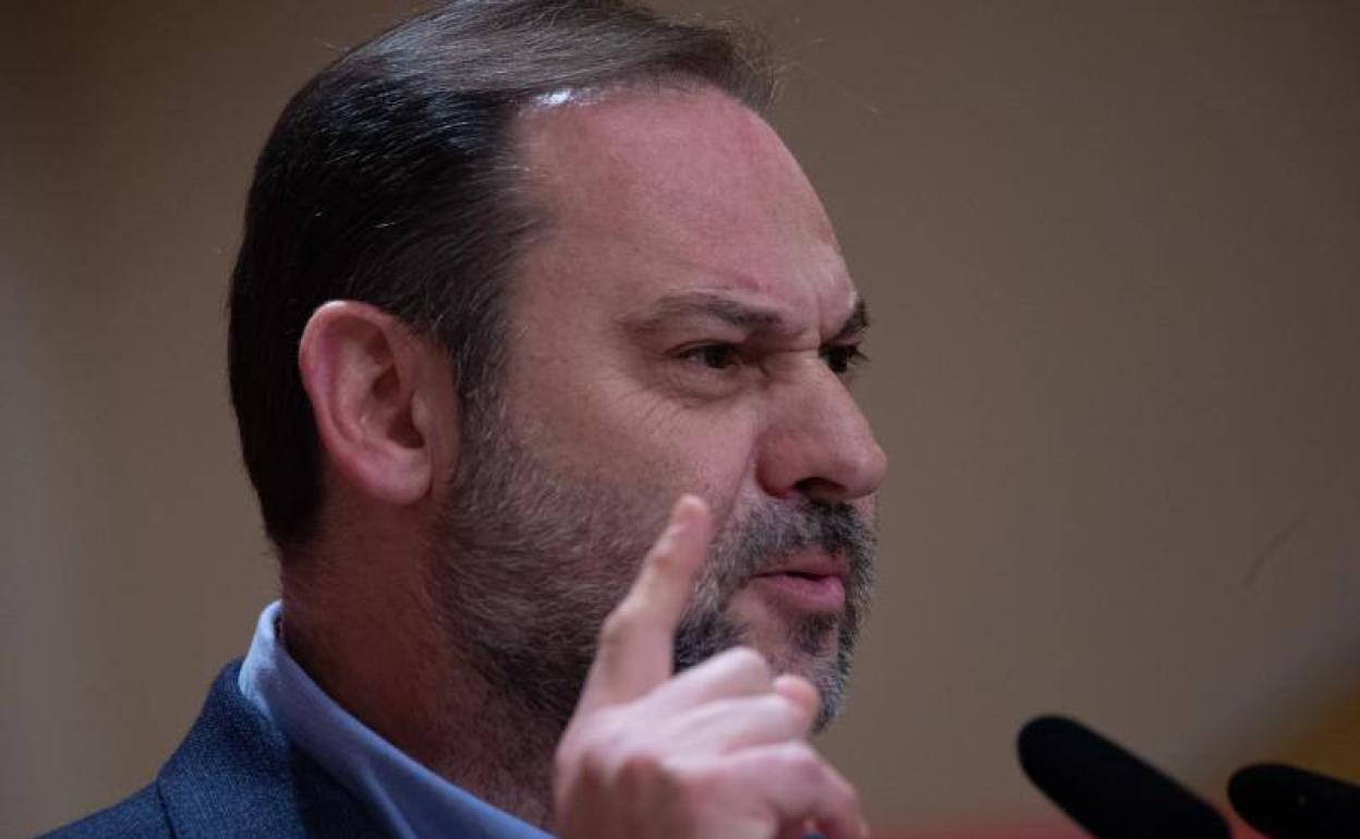 El secretario de Organización del PSOE, José Luis Ábalos, este sábado en Murcia.