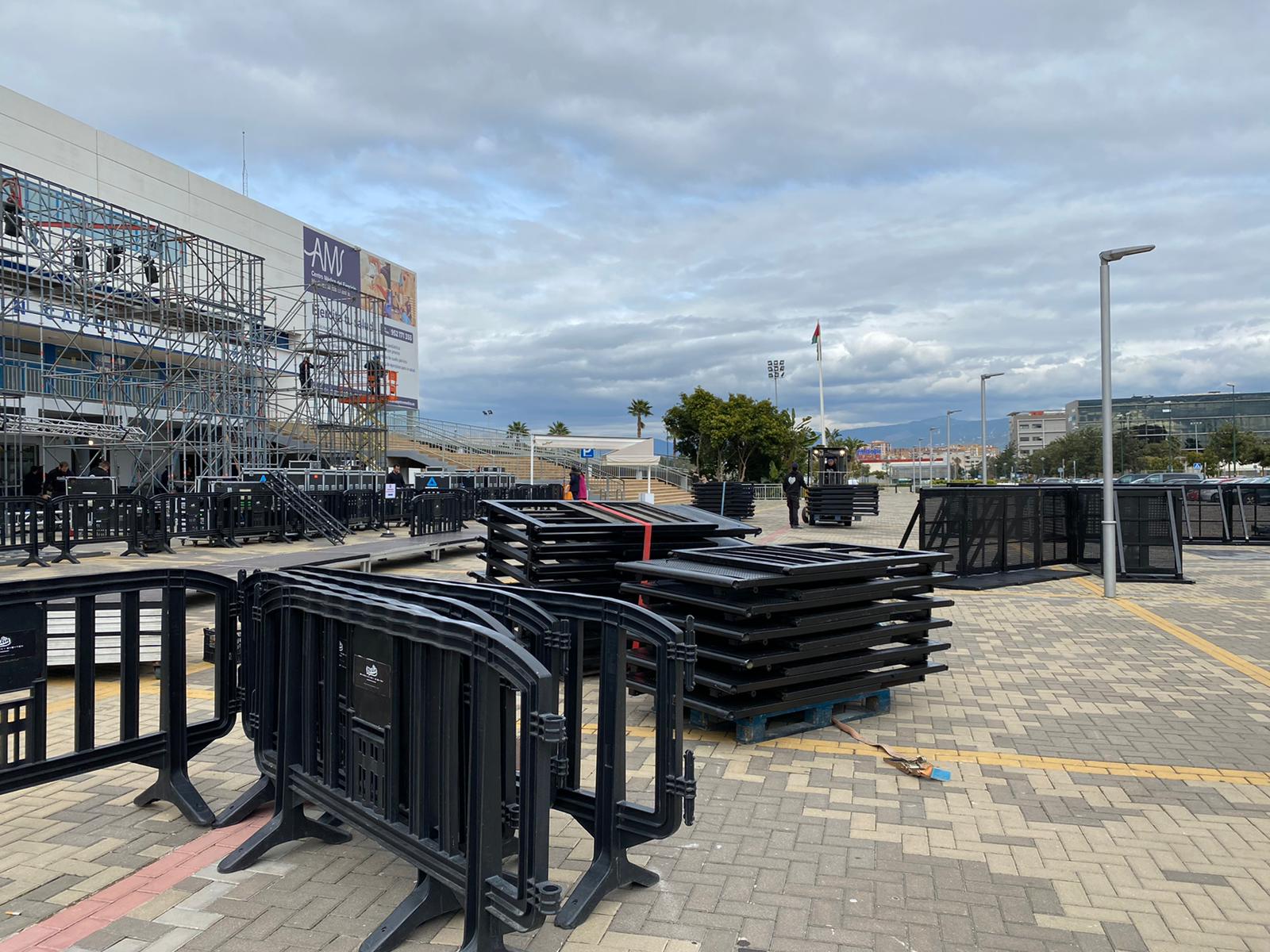 Preparativos para la gala, ayer en el Martín Carpena 