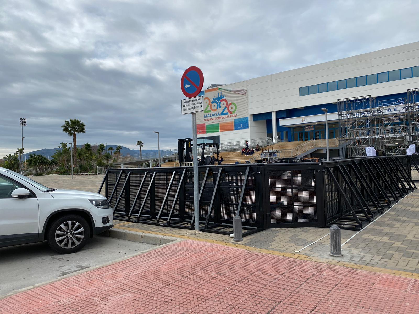 Preparativos para la gala, ayer en el Martín Carpena 