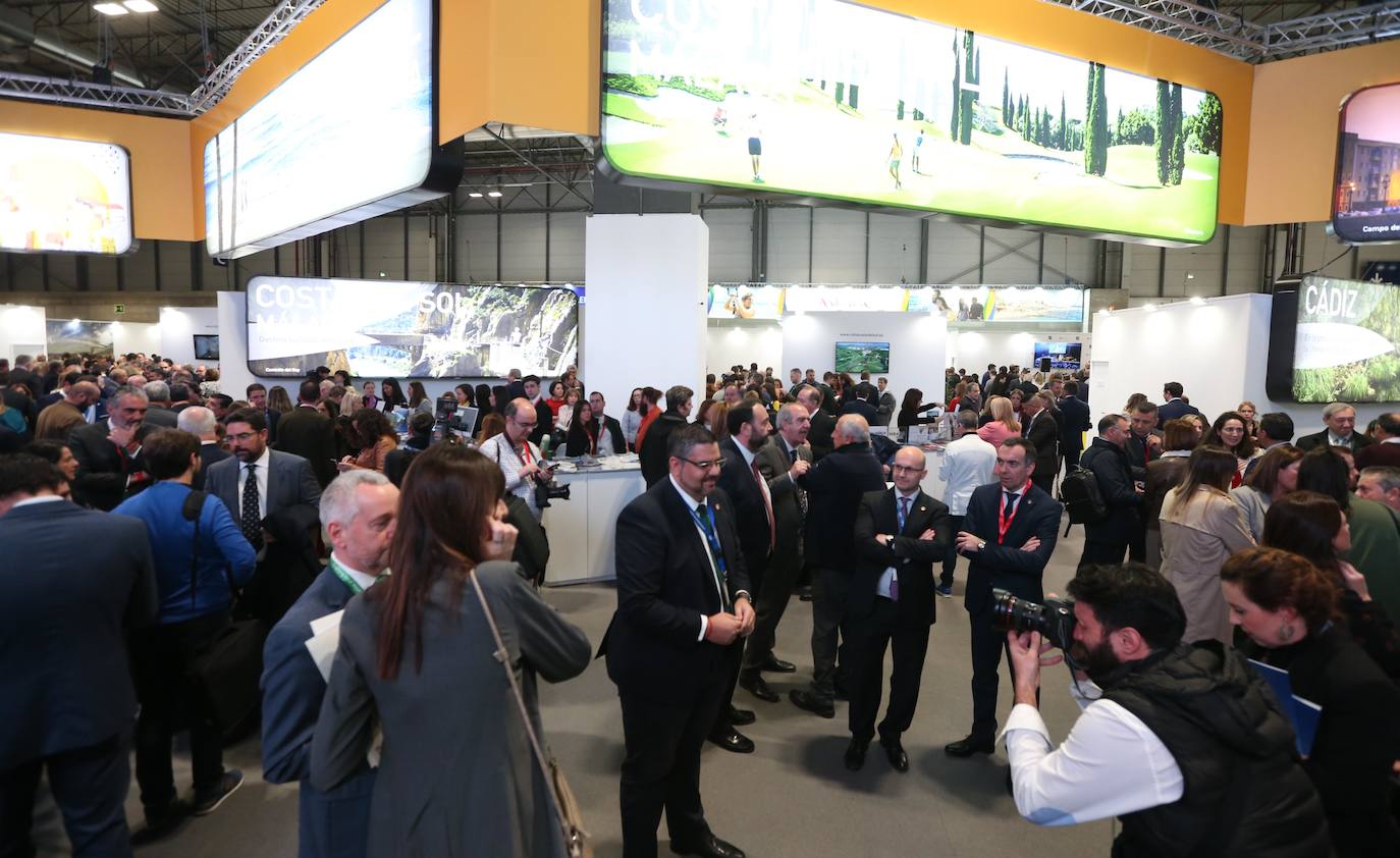 La Reina Letizia inaugura la 40.º edición de la Feria Internacional de Turismo en Madrid