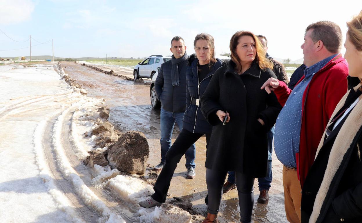 La consejera Carmen Crespo, este jueves en Níjar (Almería).