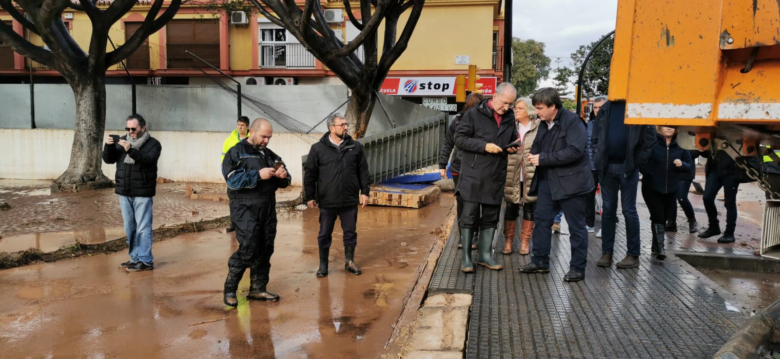 Efectos de las últimas lluvias en Campanillas. En Málaga se mantiene el aviso naranja este sábado.