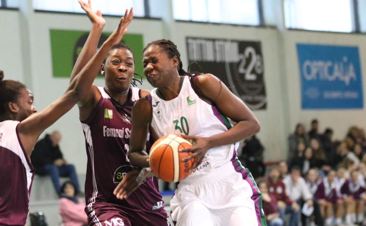 El Unicaja cede en la cancha del líder y frena su racha tras un mal tercer cuarto