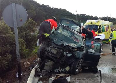 Imagen secundaria 1 - Detenido un conductor implicado en un accidente con una víctima mortal tras encontrar 71 bellotas de hachís ocultas en su cuerpo