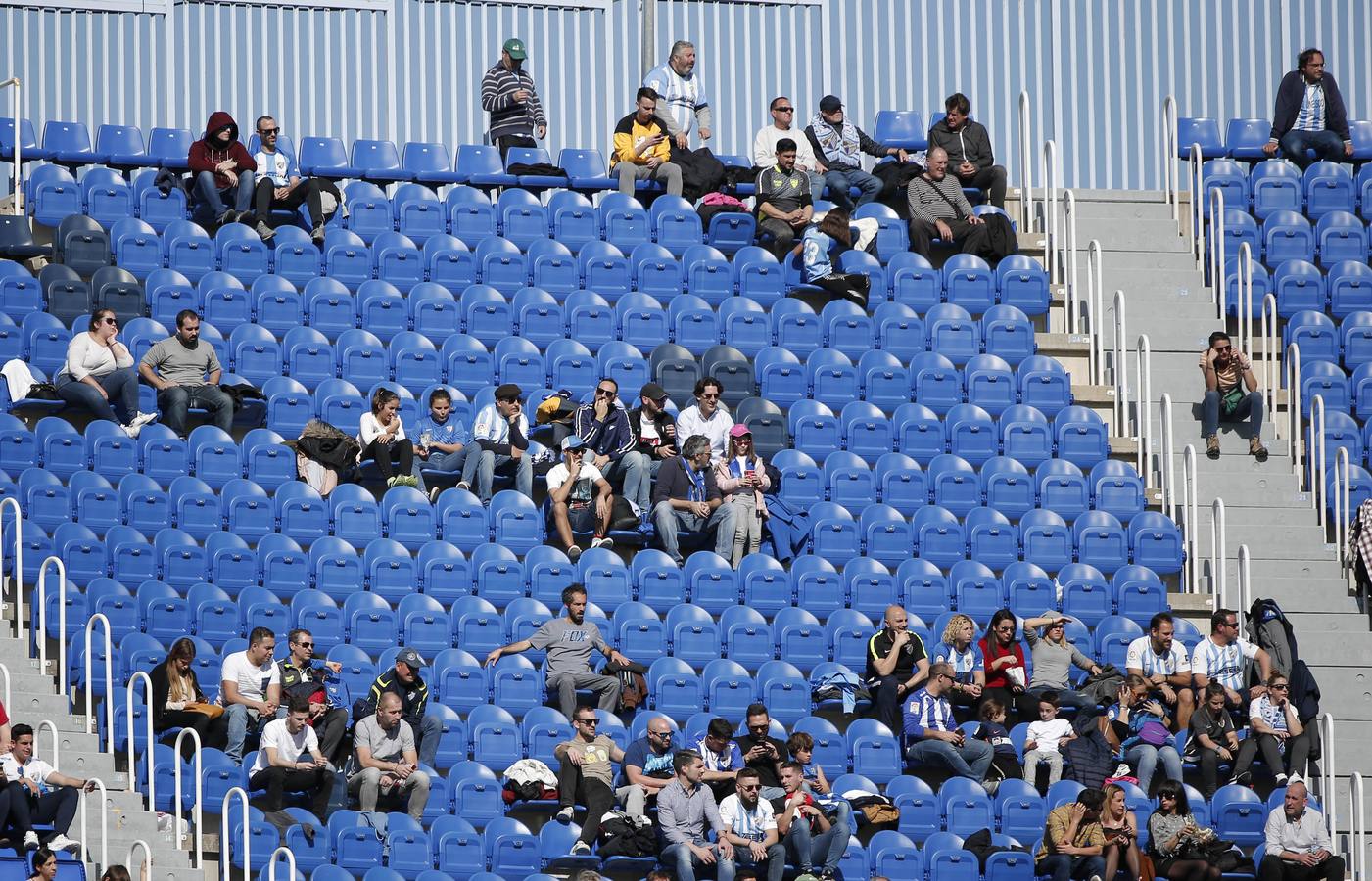 Las mejores imágenes de los aficionados que asistieron al Málaga.Mirandés (2-2)