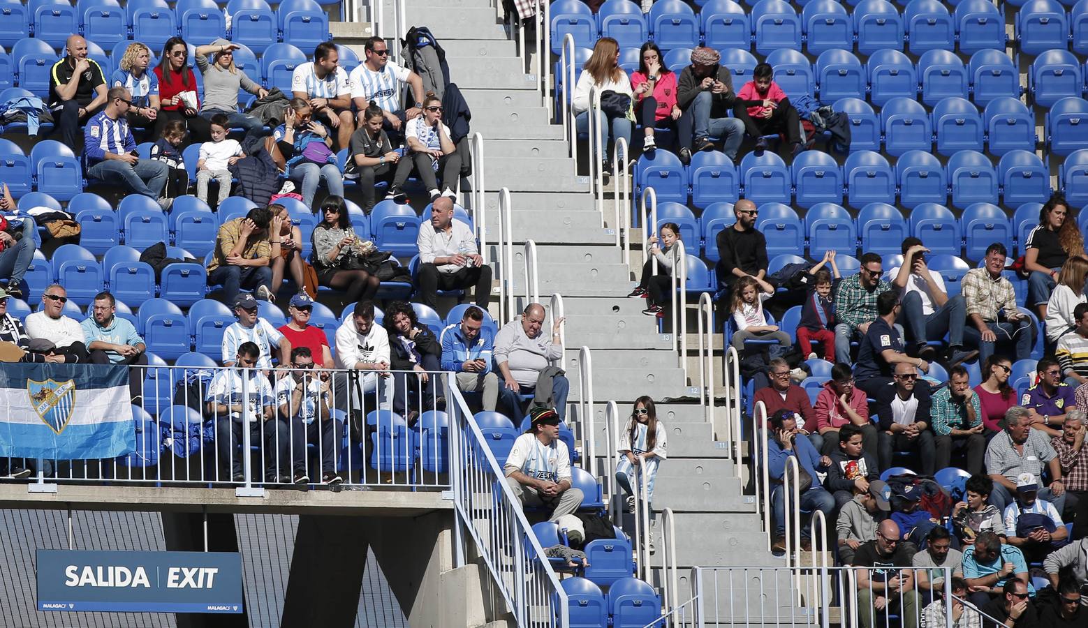 Las mejores imágenes de los aficionados que asistieron al Málaga.Mirandés (2-2)