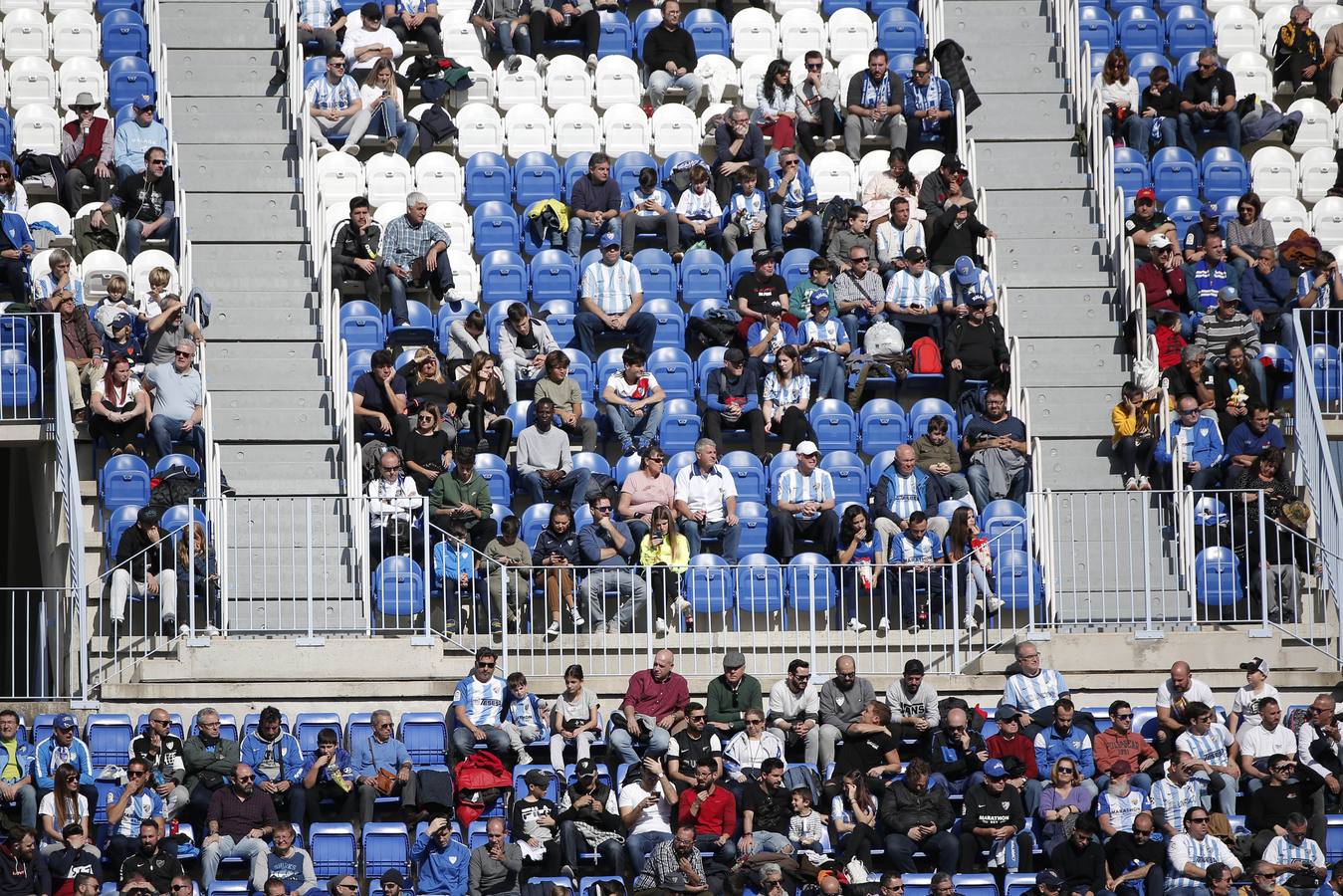 Las mejores imágenes de los aficionados que asistieron al Málaga.Mirandés (2-2)