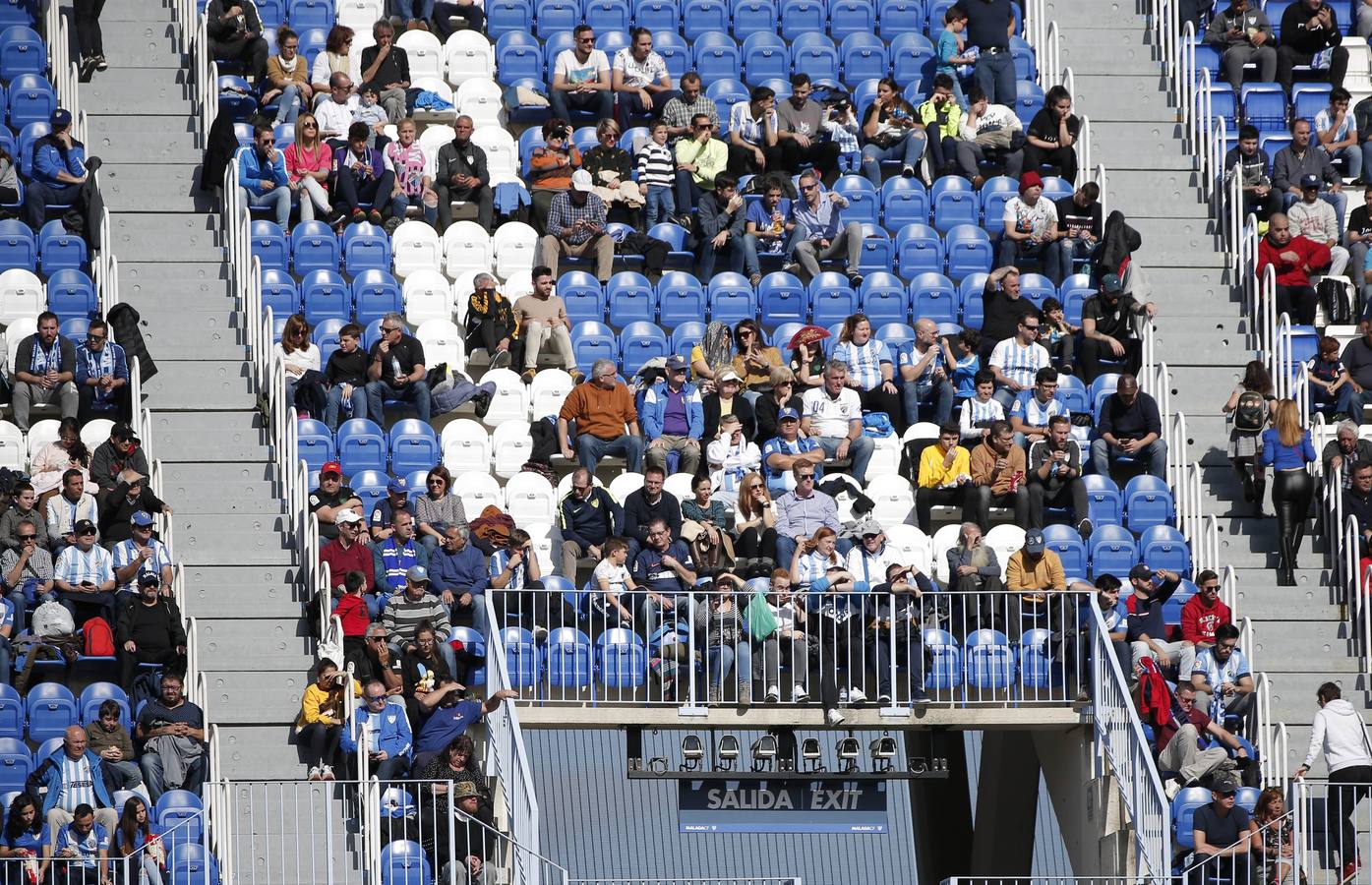 Las mejores imágenes de los aficionados que asistieron al Málaga.Mirandés (2-2)