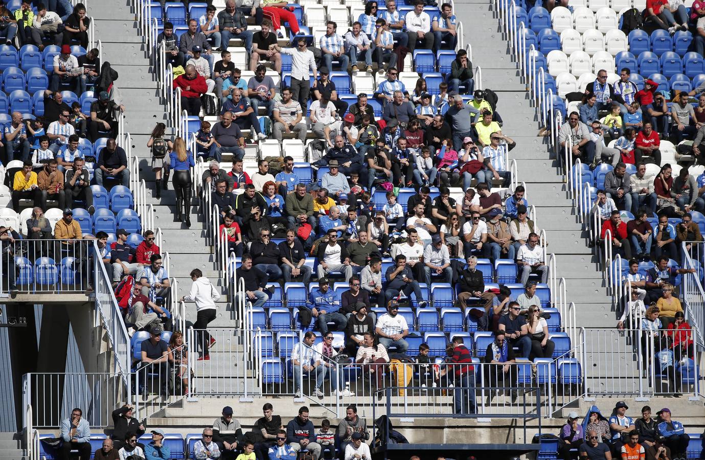 Las mejores imágenes de los aficionados que asistieron al Málaga.Mirandés (2-2)