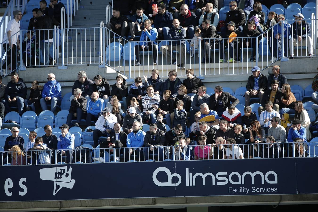 Las mejores imágenes de los aficionados que asistieron al Málaga.Mirandés (2-2)