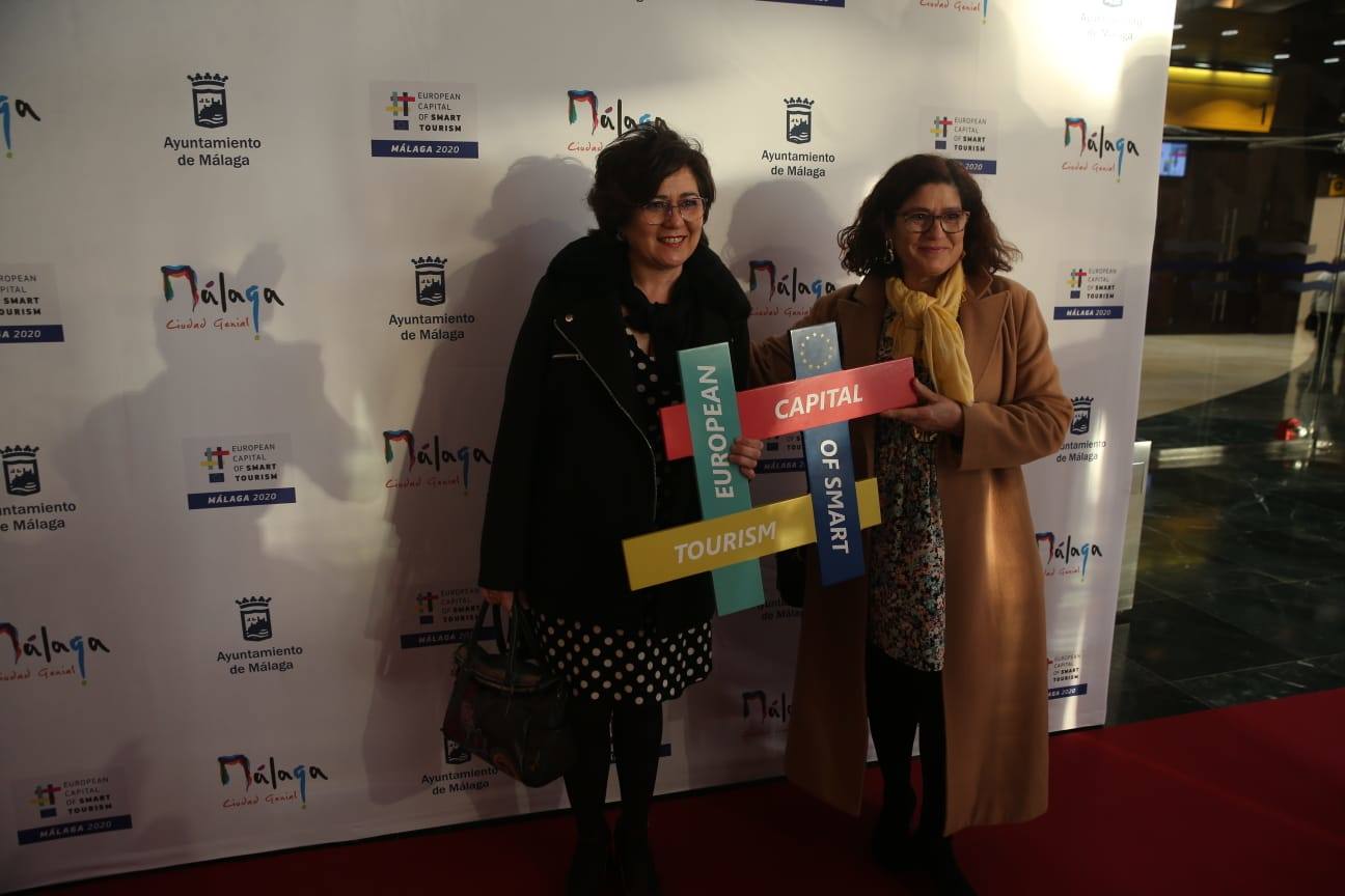 Unos 900 invitados asisten al acto, celebrado en el Palacio de Ferias de Málaga. 