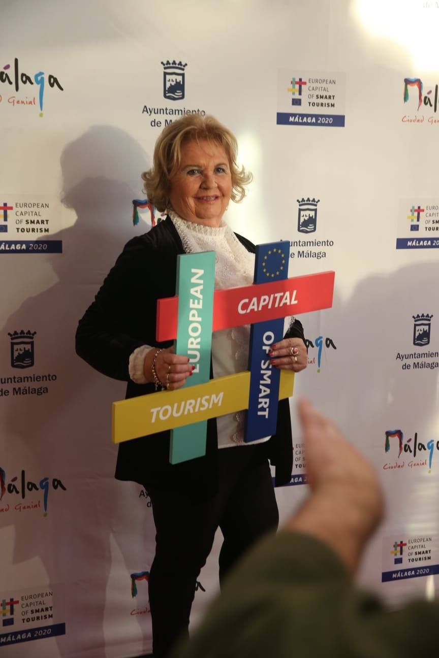 Unos 900 invitados asisten al acto, celebrado en el Palacio de Ferias de Málaga. 