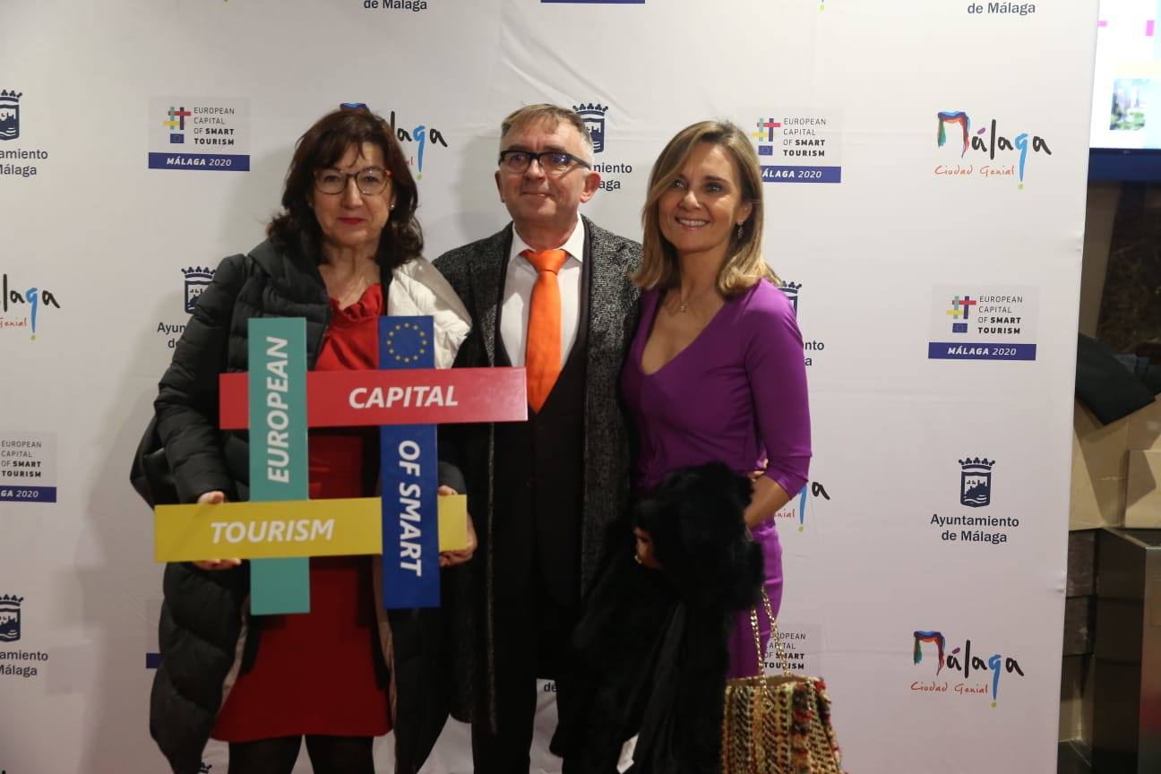 Unos 900 invitados asisten al acto, celebrado en el Palacio de Ferias de Málaga. 