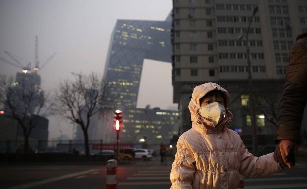 Las farmacias de Málaga, desabastecidas de mascarillas con filtro que protegen de contagios