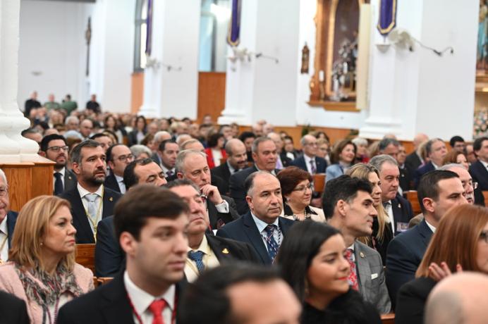 El evento reúne a unos doscientos participantes provenientes de una treintena de corporaciones