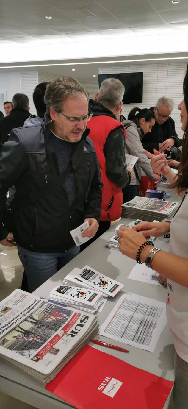 La prueba, que cumple este año su décima edición, reúne a decenas de aficionados al mundo de la imagen en Málaga para pasar una jornada lúdica y de convivencia en torno a la fotografía