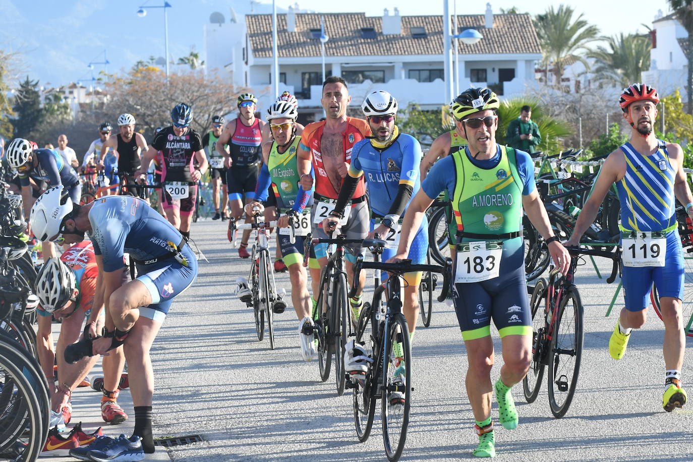 Unos 800 atletas se han dado cita en esta cita deportiva que incluye esta edición como novedad una promoción para deportistas no federados de categorías alevín e infantil