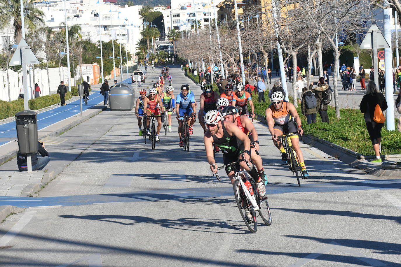 Unos 800 atletas se han dado cita en esta cita deportiva que incluye esta edición como novedad una promoción para deportistas no federados de categorías alevín e infantil