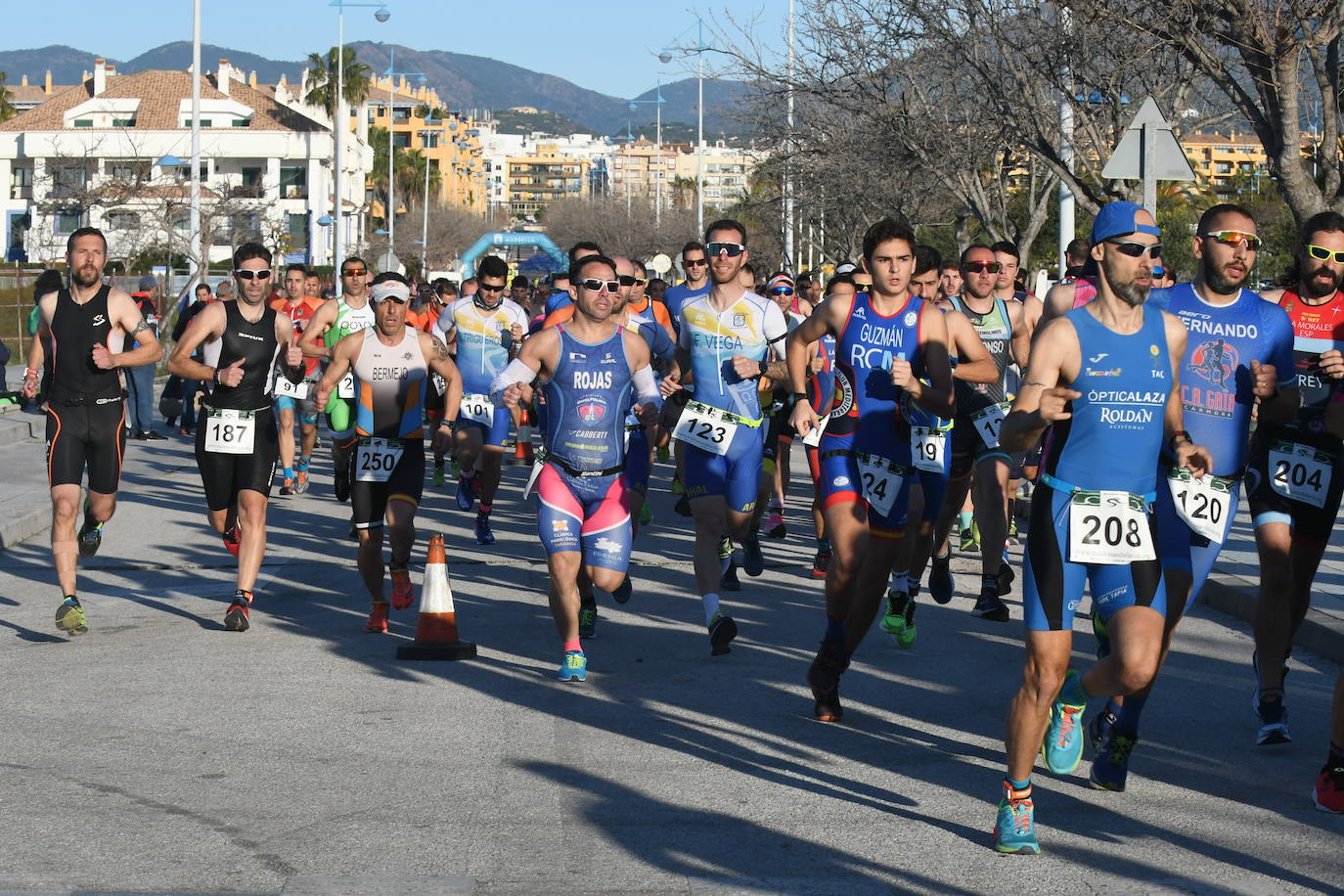 Unos 800 atletas se han dado cita en esta cita deportiva que incluye esta edición como novedad una promoción para deportistas no federados de categorías alevín e infantil