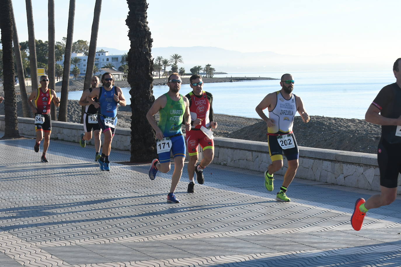 Unos 800 atletas se han dado cita en esta cita deportiva que incluye esta edición como novedad una promoción para deportistas no federados de categorías alevín e infantil