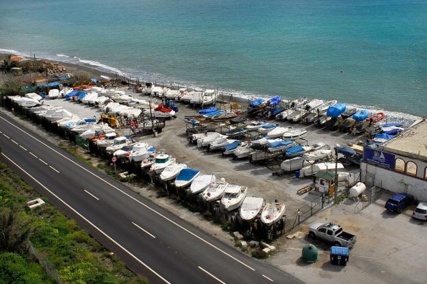 La falta de puertos deportivos en Málaga impulsa la creación de varaderos en la zona este