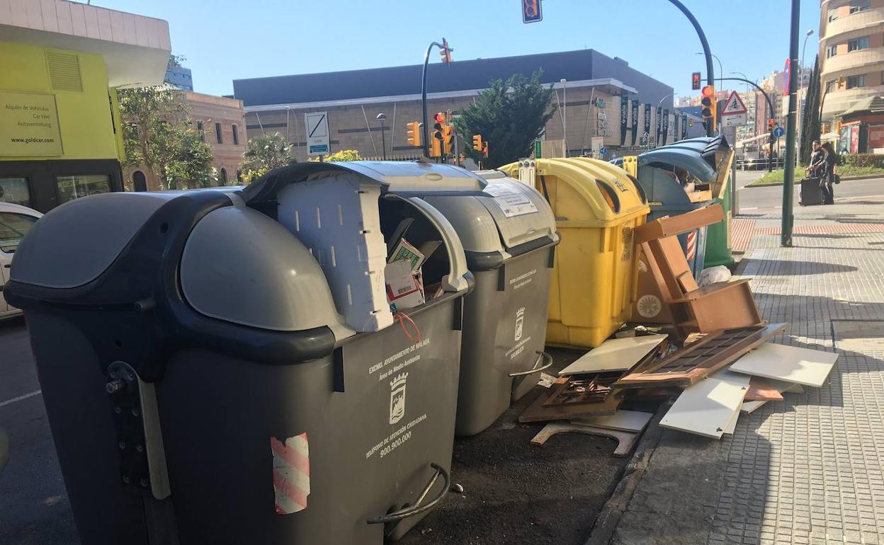 Calle Mendívil: aquí no hay quien recicle